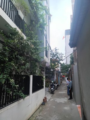 bán nhà tại ngọc thụy long biên