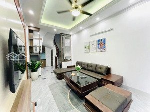 bán nhà ở ngọc lâm long biên 50m nhà đẹp tuyệt vời. ngõ thông ô tô tặng full nội thất