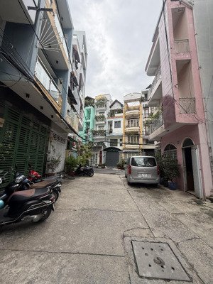 quận 1 ngay cục xuất nhập cảnh, 55m2 hẻm nhựa 8m ô ngủ tại nhà.