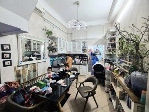 bán nhà phố phương mai, đống đa 46m2 x 4 tầng, mt 3.5m. giá 13.6 tỷ.