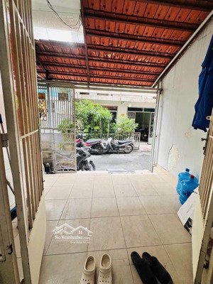 nhà 3 tầng, đường thống nhất ph15, q gò vấp , dt 63,4m2 (5,2x22) hẻm ô tô 6,5tỷ.