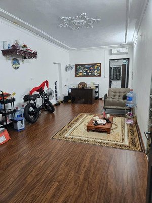 chính chủ bán nhà tập thể h4 nguyễn công trứ, tầng 2, diện tích 70 m2, giá 4,2 tỷ