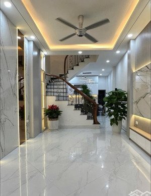 tài chính rẻ - nhà hiếm ! 42m2 phố trần cung - chỉ hơn 9tỷ