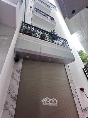 hoàng ngân- đủ công năng-thoáng trước sau-oto qua nhà-ngõ thông-kinh doanh.