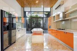 biệt phủ phong cách châu âu - bán nhà tặng nội thất cao cấp - vị trí trung tâm sát quảng trườn
