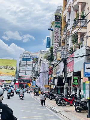 bán nhà mặt tiền chợ thủ đức kinh doanh sầm uất, đoạn sung nhất đông đúc nhất