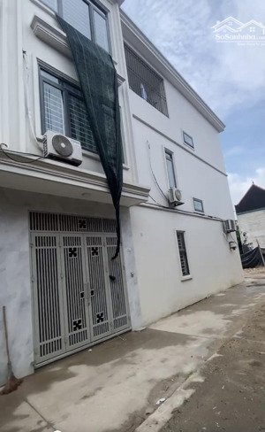 3,65 tỷ,nhà xây 3 tầng, rẻ nhất khu vực đại thành , oto đỗ cửa, cách đông la một cái cầu