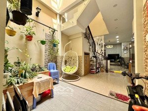 bán nhà đẹp - diện tích lớn - sang trọng