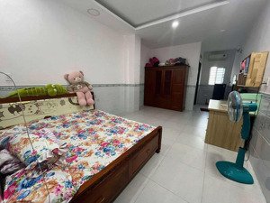 bán nhà hẻm ô tô cách mặt tiền đường số 37 chỉ 25m tân quy quận 7
hàng hiếm- giá 8,99 tỷ