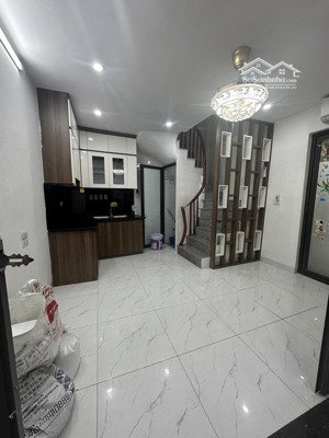 bán nhà mới phân khúc hiếm, vị trí đẹp 4 tầng chỉ 4,65tỷ
nhà nằm đoạn giữa trường cấp 1-2