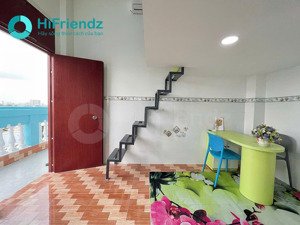duplex - cửa sổ - ban công - full nội thất