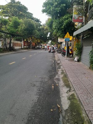 bán nhà đẹp hiếm đường trần não, dt 7,6 x 12m, 3 lầu