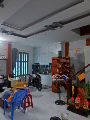 bán nhà đường huỳnh tấn phát, 8x15m, gần cầu phú mỹ, quận 7, chỉ 5.x tỷ