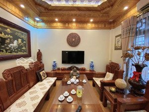 bán nhà xuân la xuân đỉnh 40m2- 5 tầng mt 4m giá 8,5 tỷ