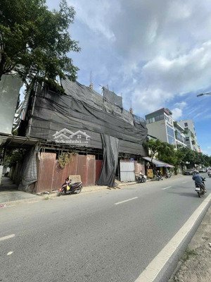bán nhà mặt phố lô góc 17,5 tỷ 35m 6 tầng mt 6,8m vỉa hè ô tô tránh kinh doanh đường bưởi ba đình.