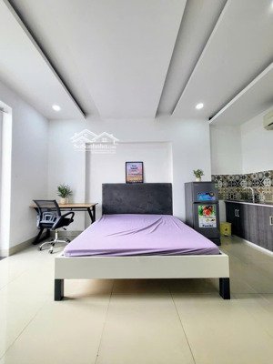 studio ban công full nội thất máy giặt riêng ban công thoáng mát ở bình trưng tây q2