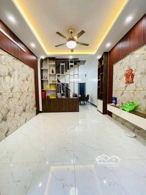 bán nhà hẻm xe hơi phạm văn đồng linh đông 4 * 15m, 1 trệt 2 lầu hoàn công, chỉ 5.5 tỷ