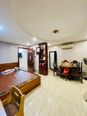 nhà trần khát chân 30m² 4 tầng 6.25 tỷ ngõ thông gần phố nhà đẹp ở ngay