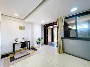 1 phòng ngủ 1 phòng khách lớn mặt tiền full nội thất ở phường an nhơn