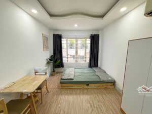 cho thuê phòng full nội thất cửa sổ rộng thoáng ngay cầu nguyễn văn cừ, đh khoa học tự nhiên,quận 1