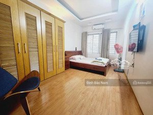 nhà đẹp trung tâm ba đình - 10m ra mặt phố - ô chờ thang máy - ngõ thoáng sáng - diện tích 45m