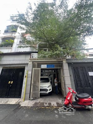 bán nhà 6 tầng - 65m2 - ô tô để nhà khu vip 3 tháng 2 - quận 10 - 65m2 ( 3.7 m x 18m) 18.x tỷ