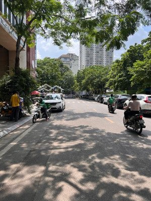 đẳng cấp! phân lô phạm tuấn tài, ngõ 2 ô tô tránh, thông, vỉa hè kd, nhà đẹp, thang máy , 75m2*6t