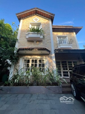 cho thuê biệt thự đường nguyễn văn hưởng, thảo điền.