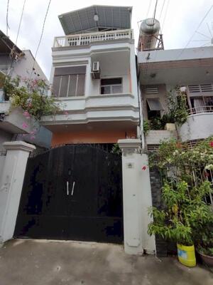 Ô TÔ ĐỖ CỬA, 3 Tầng 5PN 60m2, P17 Bình Thạnh, giá 10.x ty