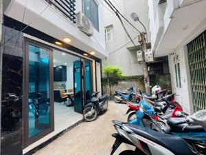 nhà đẹp yên hòa-nguyễn khang, cầu giấy 35m2x5 tầng, mt 4.2m giá 7.5tỷ lô góc 60m ra mặt phố full nt