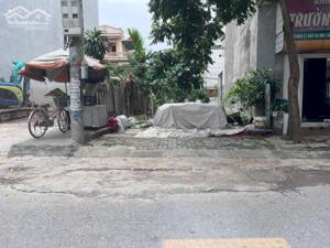 Chính chủ cần bán gấp mảnh đất thổ cư hai mặt đường trước sau tại phố Hoa Lâm, Việt Hưng