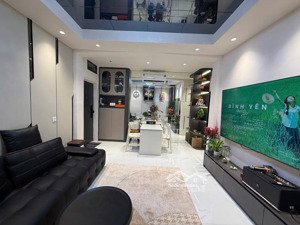 tt 8/3 50m nhỉnh 2 ty trung tâm quận hai bà trưng