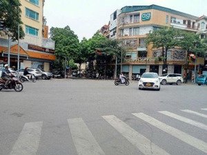 cho thuê biệt thự mễ trì, căn góc 2 mặt tiền: 30m. dt: 250m x 5t. kinh doanh cực đỉnh