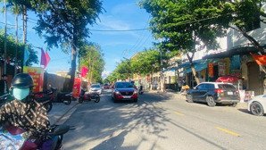 nhà 3 tầng 2 mặt tiền đường 10m5 lạc long quân . (17 phòng + mặt bằng kinh doanh cafe)