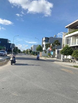 gấp! bán lô đất tốt ngay đường tôn đức thắng, thị trấn long thành diện tích 100m2 chỉ với 3,25 tỷ