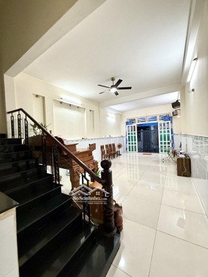 bán nhà riêng quận 7 ngang 5m x 24m, dtcn 109m2, 6pn 4wc đối diện phú mỹ hưng, chỉ 7,5 tỷ