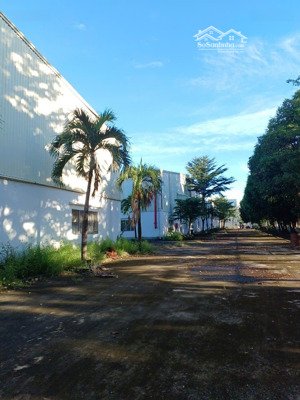 bán nhà xưởnng trong kcn đức hòa long an, dt 25.000m2(2,5ha), giá 168 tỷ