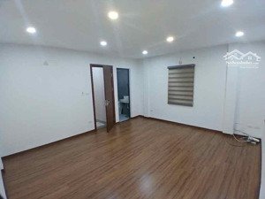 chủ nhà cần nhượng gấp: nhà kinh doanh, 42m.mt 4 m. chỉ 10.15 tỷ. hoàng mai.