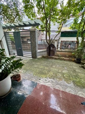 nhà đẹp cự khối long biên -5 tầng *155m ngõ chính thông vườn hồ - đường 25m- gara ô tô -mt12 m