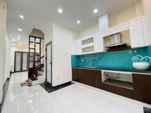 bán nhà tô vĩnh diện, 35m x 5 tầng, ngõ nông, dân xây kcbt chắc chắn, chỉ 6.2 tỷ