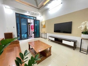 nhà đẹp, ở ngay, phố xốm hà đông, sát phố, ô tô đỗ cổng, 5 tầng*34 mét, full nội thất, ở ngay