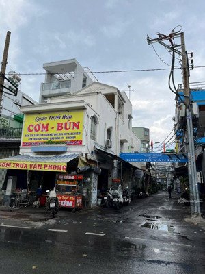 bán nhà riêng, căn gốc vị trí siêu đẹp trần xuân soạn. 48,85m2- giá siêu hời 12,6 tỷ.