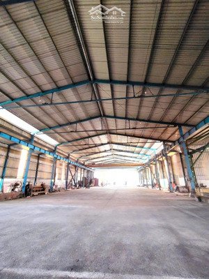 cho thuê xưởng tpt 1/ hương lộ 2 . xe công / 2500m2