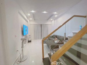 siêu phẩm nhà 3 tầng giá chỉ 2,7 tỷ vị trí: lệnh bá chính trọng hùng vương hồng bàng