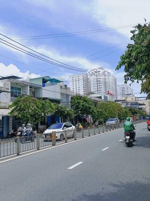 bán nhà mặt tiền kênh tân hóa tân phú giá 5.78 tỷ vị trí vip đường mặt tiền rộng