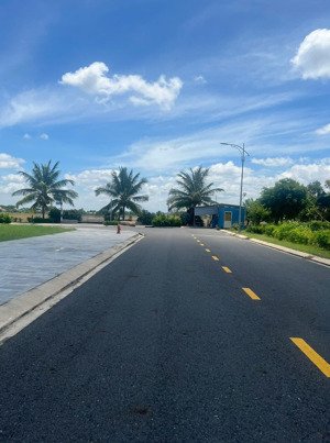 đất nền khu vực hot giáp bình chánh . đường lớn sẵn sổ khu compound an ninh tuyệt đối .