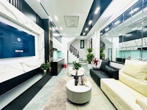 nhà đẹp full nội thất,sổ phân lô,gân hồ tây, xây tâm huyết 5 full công năng