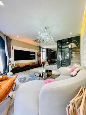 ngay khu bàu cát số - diện tích 4x18m - trệt 2 lầu sân thượng giá chỉ 11 tỷ hơn