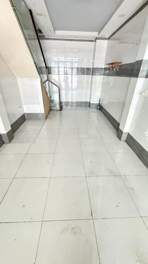 cho thuê nhà 3 phòng ngủ mặt tiền vĩnh khánh quận 4