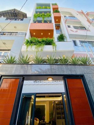 nhà mới xây hẻm 4m--đường số 8, phường 11____diện tích: 4,2mx12m 5 lầu, 4 phòng ngủ 4wc====8,9 tỷ